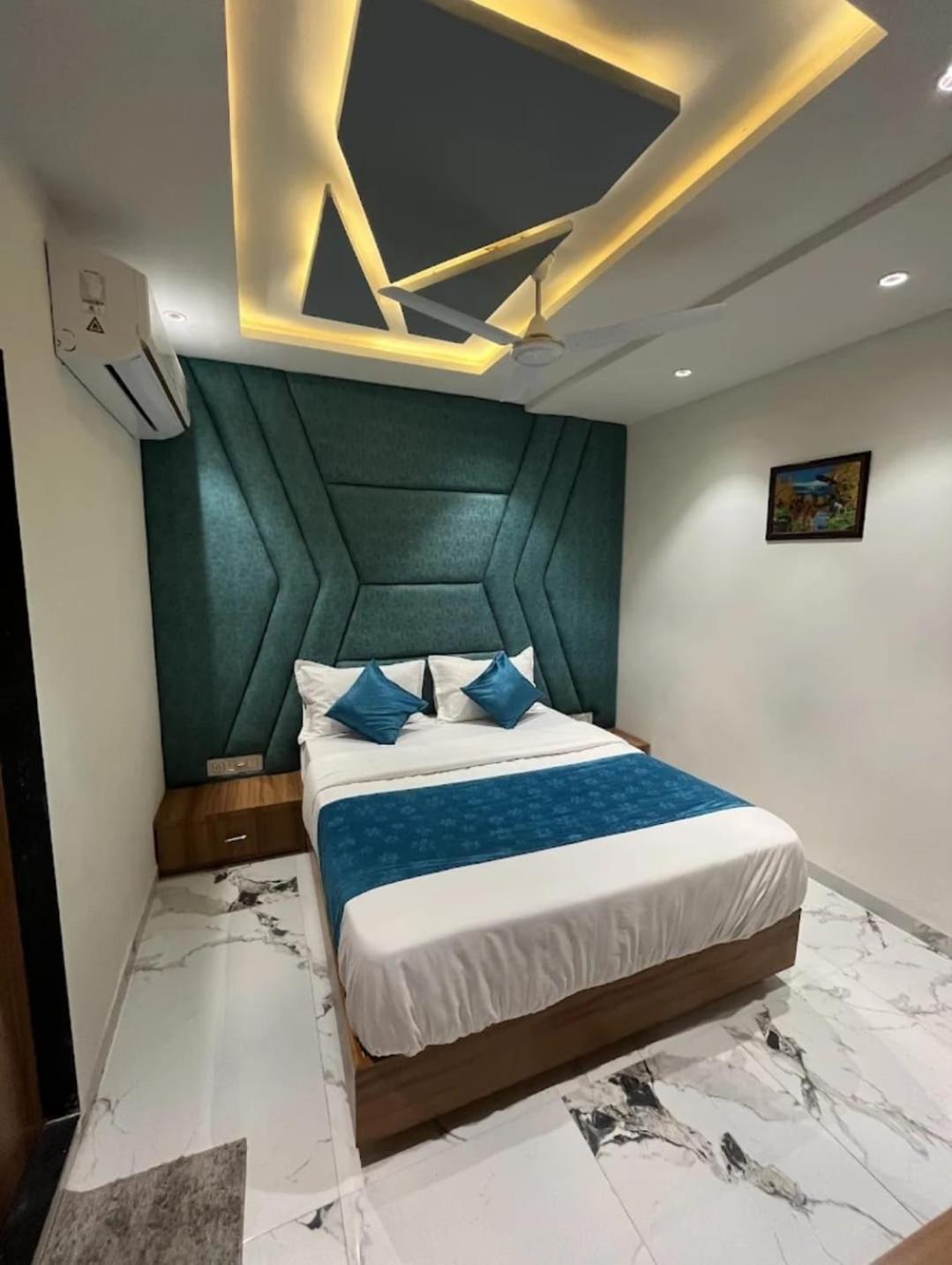 Hotel Season Ahmedabad Exterior photo