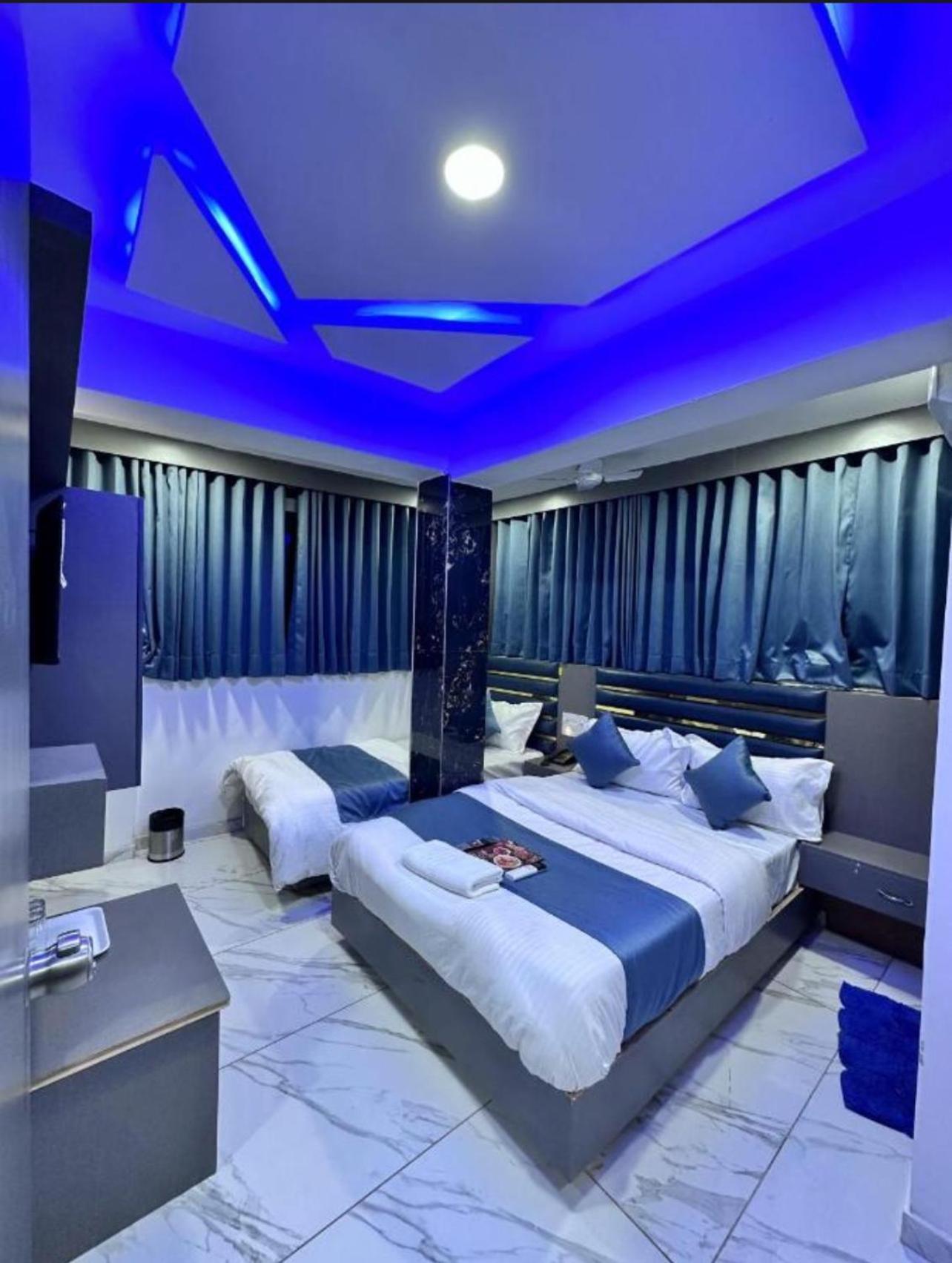 Hotel Season Ahmedabad Exterior photo