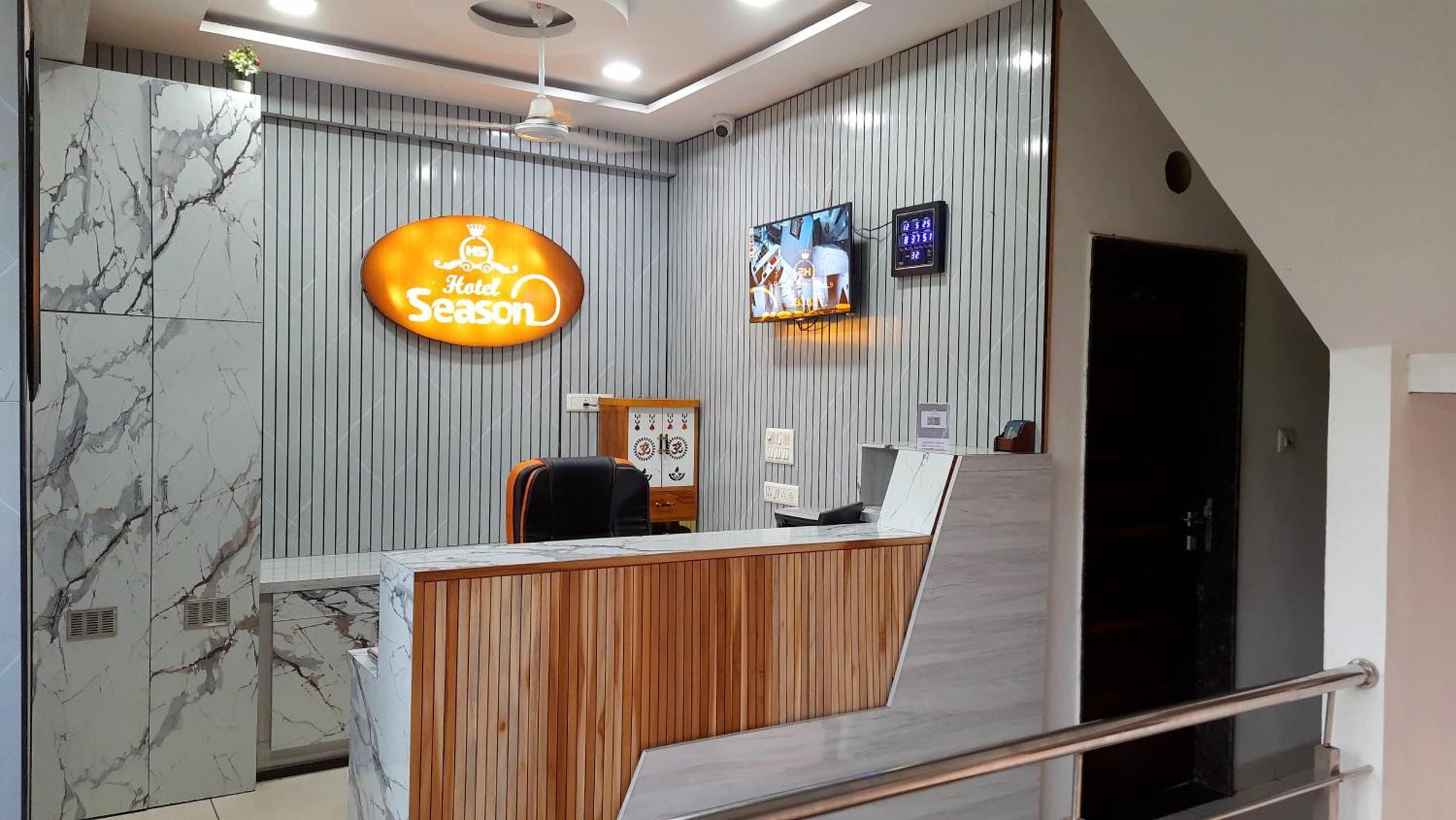 Hotel Season Ahmedabad Exterior photo